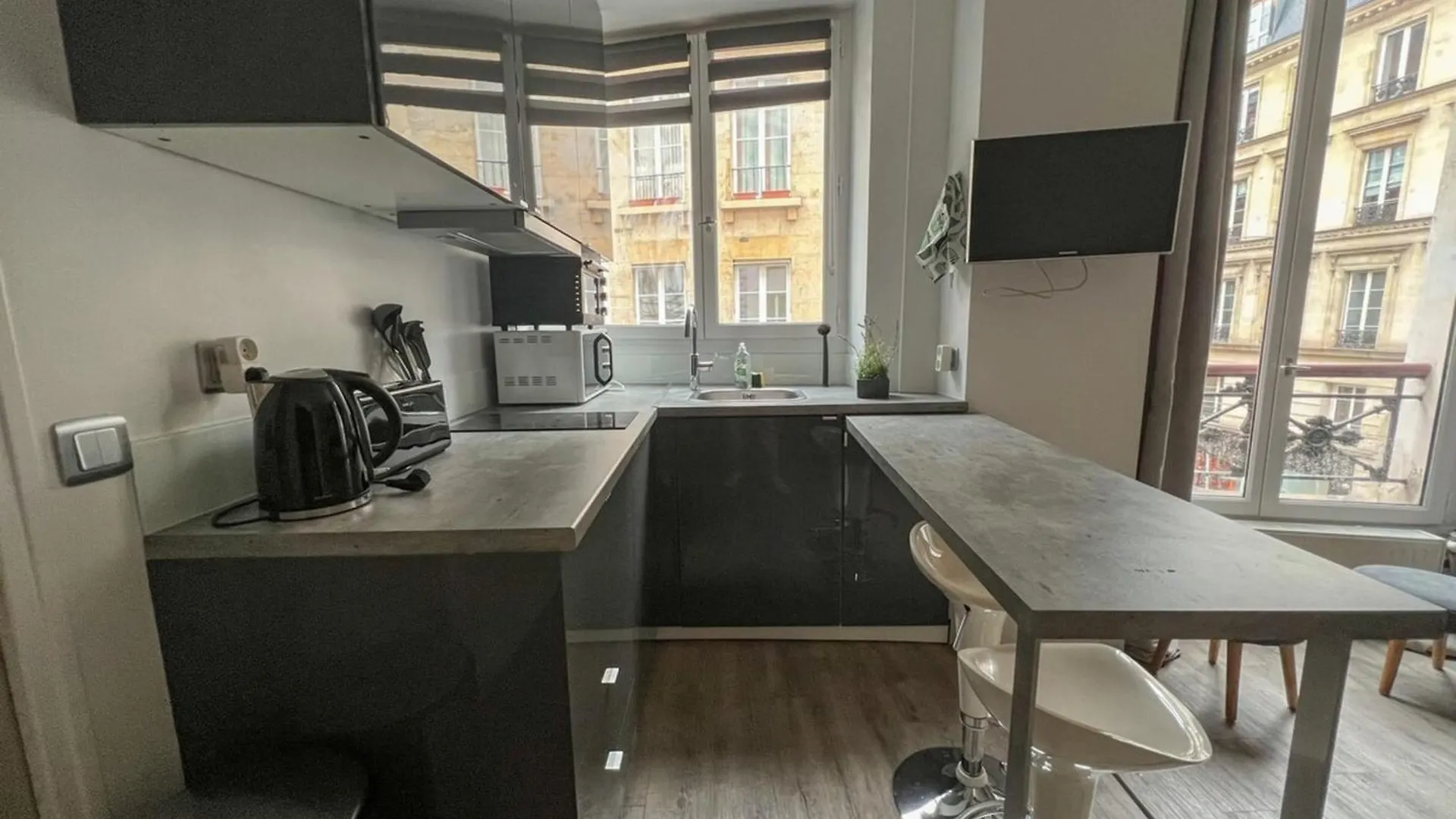 Flexliving - Beautiful 2-room - Chaussee D'antin - 09